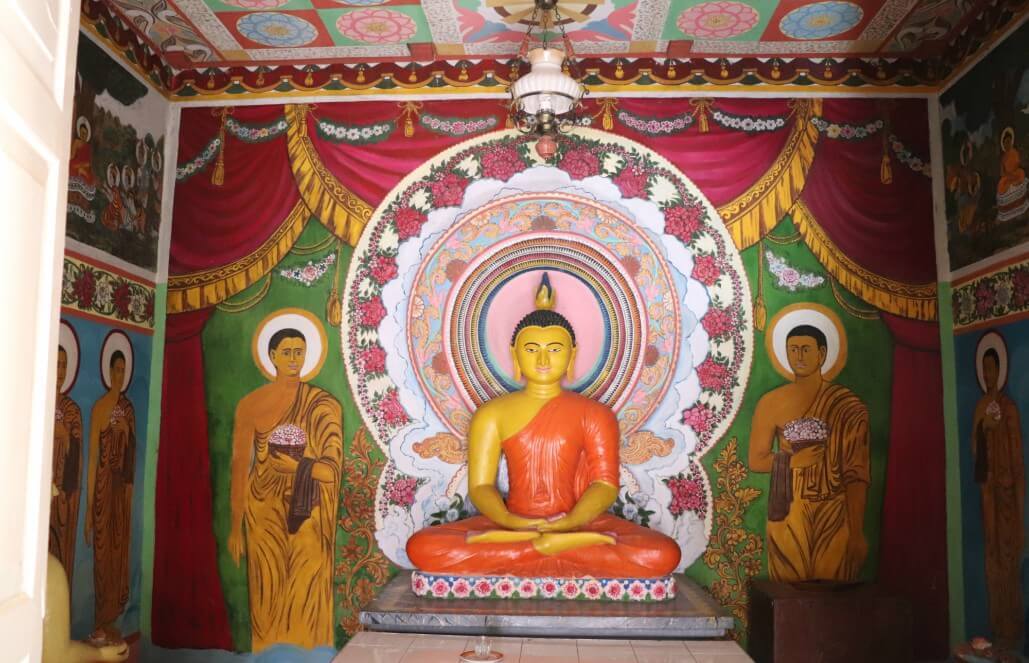 Volunteer in Sri Lanka - Teaching English to Buddhist Monks